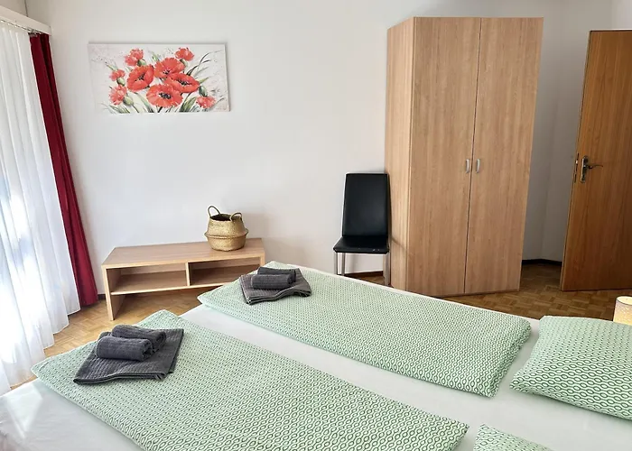 Residenza Flora 17 By Fewotessin